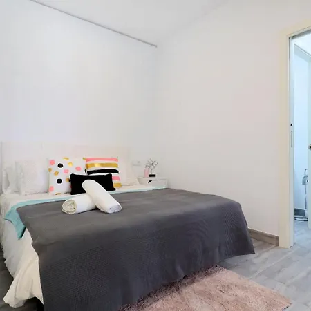 Acogedor Loft En Bajo Centrico Con Parking Wifi *